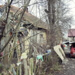 13.12.2017 Rataje Słupskie. Czesław Zdzisław i Leokadia Ścióg dostali domek od Caritas. Ich stary grozi zawaleniem / Jarosław Kubalski / Radio Kielce