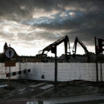 13.12.2017 Kielce. Plac pomiędzy ulicami IX Wieków Kielc, Mojżesza Pelca i Piotrkowską. Budowa apartamentowca / Jarosław Kubalski / Radio Kielce