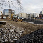 13.12.2017 Kielce. Plac pomiędzy ulicami IX Wieków Kielc, Mojżesza Pelca i Piotrkowską. Budowa apartamentowca / Jarosław Kubalski / Radio Kielce