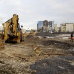 13.12.2017 Kielce. Plac pomiędzy ulicami IX Wieków Kielc, Mojżesza Pelca i Piotrkowską. Budowa apartamentowca / Jarosław Kubalski / Radio Kielce