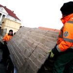 14.12.2017 Kielce. Przygotowania do Jarmarku Bożonarodzeniowego na Rynku / Jarosław Kubalski / Radio Kielce