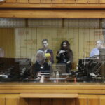 14.12.2017 Kielce. "Choinka pod choinkę" w Radiu Kielce. Licytacja drzewka Ojców Oblatów ze Świętego Krzyża. Gośćmi  Pawła Solarza byli druh Grzegorz Marszewski z OSP Włochy, Ojcowie Oblaci Paweł i Ryszard oraz nowicjusze Andrzej i Dariusz / Jarosław Kubalski / Radio Kielce