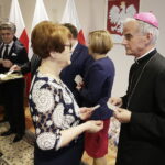 18.12.2017 Kielce. Spotkanie opłatkowe wojewody, parlamentarzystów i dziennikarzy. Poseł Maria Zuba i biskup Marian Florczyk / Jarosław Kubalski / Radio Kielce