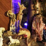 18.12.2017 Święty Krzyż. Rozpoczął się montaż szopki Bożonarodzeniowej / Jarosław Kubalski / Radio Kielce