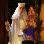 18.12.2017 Święty Krzyż. Rozpoczął się montaż szopki Bożonarodzeniowej / Jarosław Kubalski / Radio Kielce