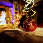 18.12.2017 Święty Krzyż. Rozpoczął się montaż szopki Bożonarodzeniowej / Jarosław Kubalski / Radio Kielce