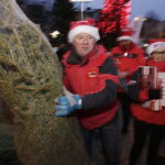 19.12.2017 Sandomierz. Radio Kielce rozdaje choinki na święta / Jarosław Kubalski / Radio Kielce