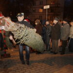 19.12.2017 Sandomierz. Radio Kielce rozdaje choinki na święta / Jarosław Kubalski / Radio Kielce