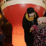 19.12.2017 Sandomierz. Radio Kielce rozdaje choinki na święta / Jarosław Kubalski / Radio Kielce