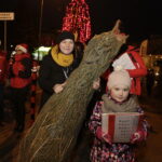 19.12.2017 Sandomierz. Radio Kielce rozdaje choinki na święta / Jarosław Kubalski / Radio Kielce