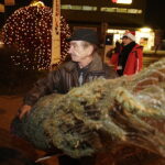 19.12.2017 Sandomierz. Radio Kielce rozdaje choinki na święta / Jarosław Kubalski / Radio Kielce