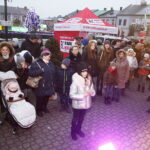 20.12.2017 Jędrzejów. Radio Kielce rozdaje choinki na święta / Jarosław Kubalski / Radio Kielce