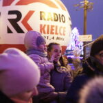 20.12.2017 Jędrzejów. Radio Kielce rozdaje choinki na święta / Jarosław Kubalski / Radio Kielce
