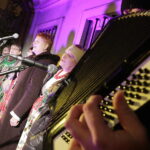 20.12.2017 Jędrzejów. Radio Kielce rozdaje choinki na święta / Jarosław Kubalski / Radio Kielce