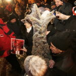 20.12.2017 Jędrzejów. Radio Kielce rozdaje choinki na święta / Jarosław Kubalski / Radio Kielce