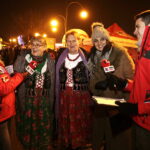 20.12.2017 Jędrzejów. Radio Kielce rozdaje choinki na święta / Jarosław Kubalski / Radio Kielce