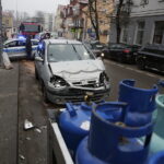 Zderzenie samochodu dostawczego przewożącego butle z gazem i pojazdu osobowego w Kielcach / Jarosław Kubalski / Radio Kielce