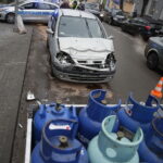 Zderzenie samochodu dostawczego przewożącego butle z gazem i pojazdu osobowego w Kielcach / Jarosław Kubalski / Radio Kielce