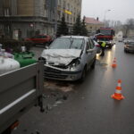 Zderzenie samochodu dostawczego przewożącego butle z gazem i pojazdu osobowego w Kielcach / Jarosław Kubalski / Radio Kielce