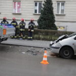 Zderzenie samochodu dostawczego przewożącego butle z gazem i pojazdu osobowego w Kielcach / Jarosław Kubalski / Radio Kielce