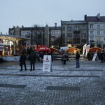 21.12.2017 Ostrowiec Świętokrzyski. Radio Kielce rozdaje choinki na święta / Jarosław Kubalski / Radio Kielce