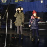 21.12.2017 Ostrowiec Świętokrzyski. Radio Kielce rozdaje choinki na święta / Jarosław Kubalski / Radio Kielce