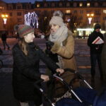 21.12.2017 Ostrowiec Świętokrzyski. Radio Kielce rozdaje choinki na święta / Jarosław Kubalski / Radio Kielce