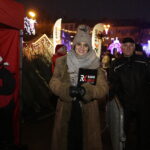 21.12.2017 Ostrowiec Świętokrzyski. Radio Kielce rozdaje choinki na święta / Jarosław Kubalski / Radio Kielce