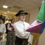 21.12.2017 Kielce. Górale z zespołu "Majeranki" z Rabki Wyżnej odwiedzili pacjentów w ŚCO / Jarosław Kubalski / Radio Kielce