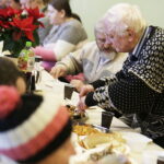 24.12.2017 Kielce. Wigilia dla samotnych, ubogich i bezdomnych w WDK / Jarosław Kubalski / Radio Kielce