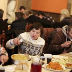 24.12.2017 Kielce. Wigilia dla samotnych, ubogich i bezdomnych w WDK / Jarosław Kubalski / Radio Kielce