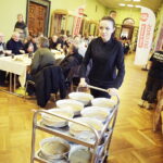 24.12.2017 Kielce. Wigilia dla samotnych, ubogich i bezdomnych w WDK / Jarosław Kubalski / Radio Kielce