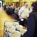 24.12.2017 Kielce. Wigilia dla samotnych, ubogich i bezdomnych w WDK / Jarosław Kubalski / Radio Kielce