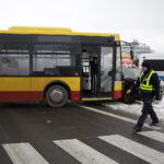 Kolizja autobusu MPK z autem osobowym w Kielcach na skrzyżowaniu ulic Wapiennikowej, Tarnowskiej i Popiełuszki / Jarosław Kubalski / Radio Kielce