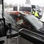 Kolizja autobusu MPK z autem osobowym w Kielcach na skrzyżowaniu ulic Wapiennikowej, Tarnowskiej i Popiełuszki / Jarosław Kubalski / Radio Kielce