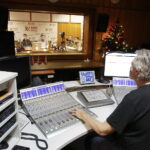 12.12.2017 Kielce. "Choinka pod Choinkę" Drugi dzień licytacji / Jarosław Kubalski / Radio Kielce