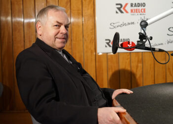 ksiądz Stanisław Słowik, dyrektor Caritas Diecezji Kieleckiej / Robert Felczak / Radio Kielce