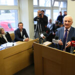 Sąd Okręgowy w Kielcach. Rozprawa odwoławcza od decyzji Krajowej Izby Odwoławczej w sprawie przetargu na obsługę komunikacji miejskiej w stolicy regionu świętokrzyskiego. Na zdjęciu: Marian Sosnowski, dyrektor ZTM Kielce / Marzena Mąkosa / Radio Kielce