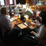 Maria Kowalczyk - dyrektor Zespołu Państwowych Szkół Plastycznych w Kielcach oraz Daniel Lenart i Robert Szumielewicz - Radio Kielce / Robert Felczak / Radio Kielce