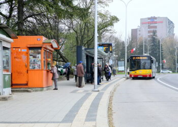 Przystanek autobusowy MPK Kielce / Marzena Mąkosa / Radio Kielce