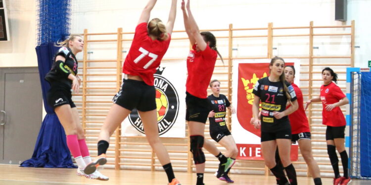 Korona Handball Kielce - Piotrcovia Piotrków Trybunalski / Marzena Mąkosa / Radio Kielce