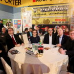 V Memoriał Leszka Drogosza. Na zdjęciu: Agata Wojtyszek - wojewoda świętokrzyski, Andrzej Sygut - wiceprezydent Kielc, Robert Jaworski - burmisrz Chęcin / Marzena Mąkosa / Radio Kielce