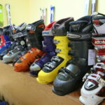 Sprzęt zimowy. Giełda sprzętu zimowego. / Marzena Mąkosa / Radio Kielce