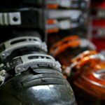 Sprzęt zimowy. Giełda sprzętu zimowego. / Marzena Mąkosa / Radio Kielce