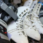 Sprzęt zimowy. Giełda sprzętu zimowego. / Marzena Mąkosa / Radio Kielce