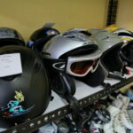 Sprzęt zimowy. Giełda sprzętu zimowego. / Marzena Mąkosa / Radio Kielce