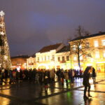 Choinka na Rynku kieleckim / Marzena Mąkosa / Radio Kielce