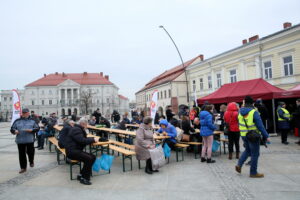 Wigilia dla potrzebujących zorganizowana przez stowarzyszenie Projekt Świętokrzyskie / Marzena Mąkosa / Radio Kielce