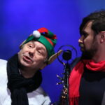 Telewizja TVP3 Kielce nagrywa pastorałkę. Przemysław Predygier - dyrektor kieleckiego oddziału Telewizji Polskiej i Roman Słomka / Marzena Mąkosa / Radio Kielce