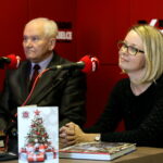 Bolesław Gradziński - prezes zarządu powiatowego OSP i komendant powiatowy PSP w Sandomierzu i Marta Żurawiecka - dyrektor ds. Wydawnictwa Diecezjalnego / Marzena Mąkosa / Radio Kielce